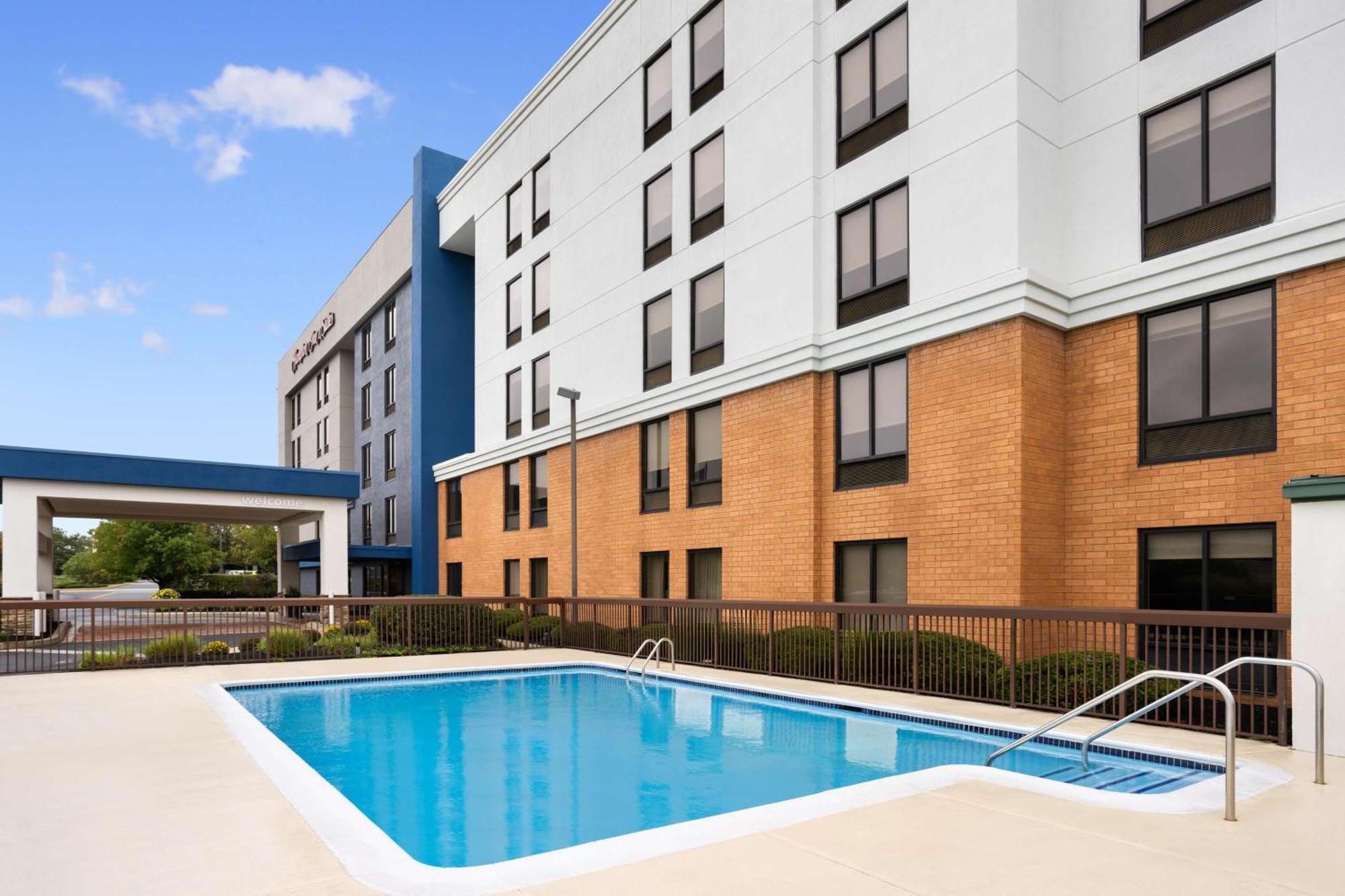 Hampton Inn & Suites Valley Forge/Oaks Phoenixville Exterior photo