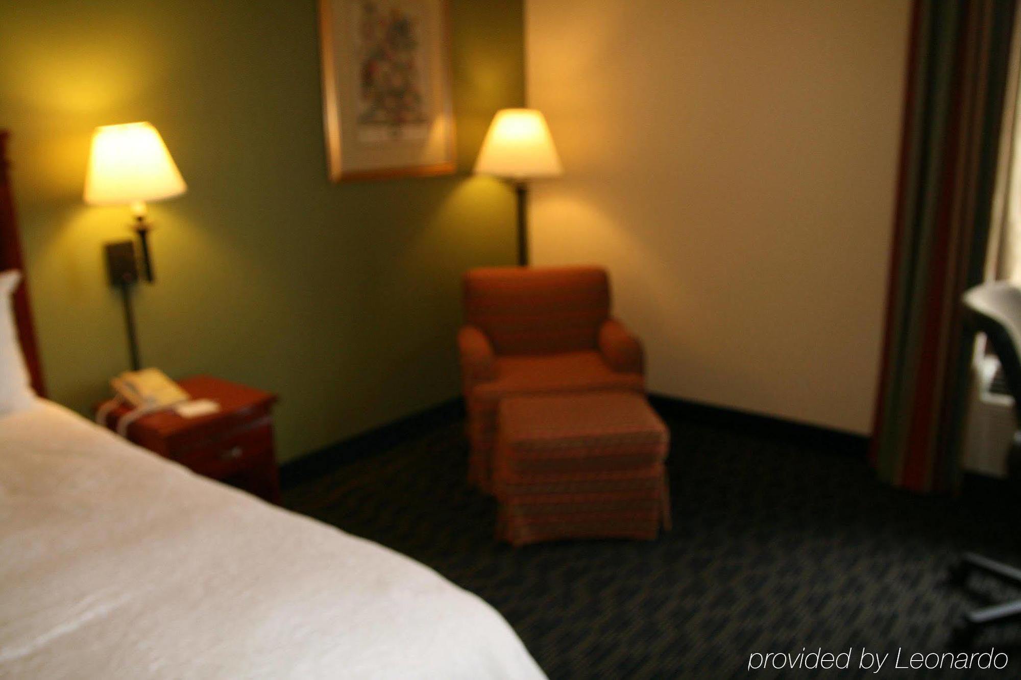 Hampton Inn & Suites Valley Forge/Oaks Phoenixville Room photo