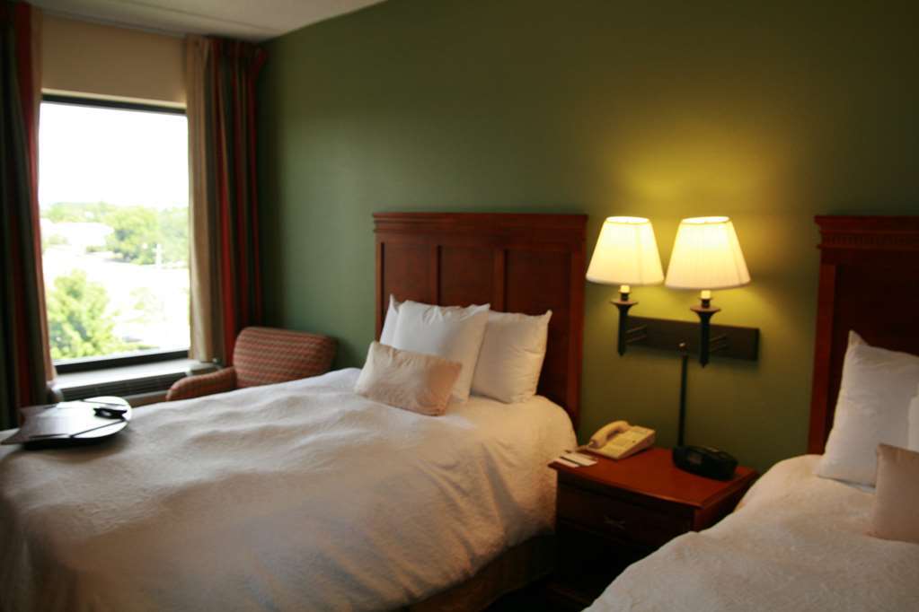 Hampton Inn & Suites Valley Forge/Oaks Phoenixville Room photo